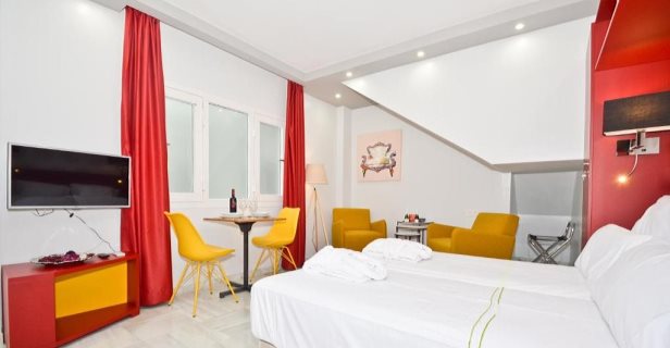 Apartamentos The Zentral Arenal Suites
