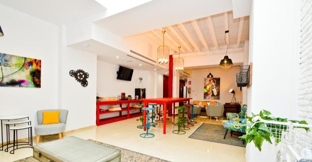 Apartamentos The Zentral Arenal Suites