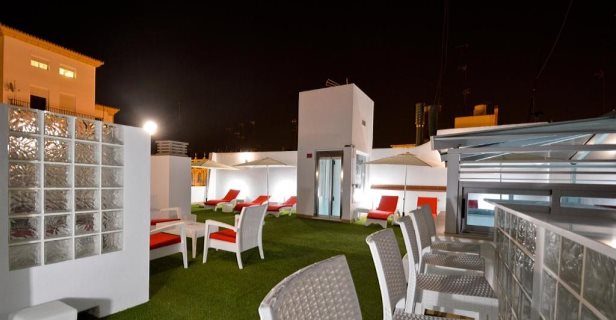 Apartamentos The Zentral Arenal Suites