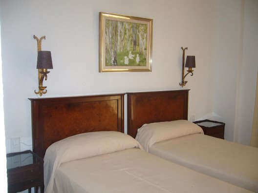 Apartamentos Torre De La Roca