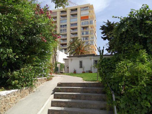 Apartamentos Torre De La Roca