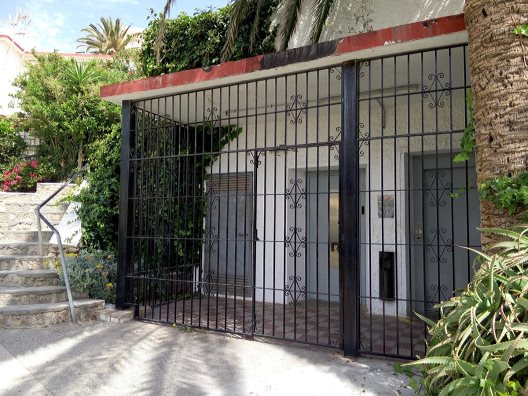 Apartamentos Torre De La Roca