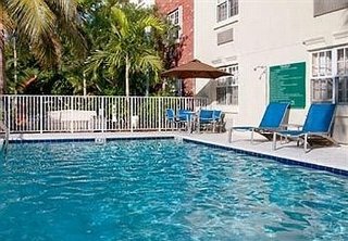 Apartamentos Towne Place Suites Miami Lakes