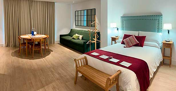 Apartamentos Turísticos La Plaza