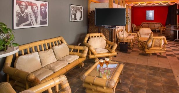 Apartamentos Typic Art