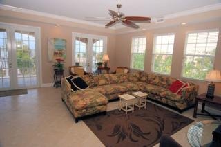 Apartamentos Universals White Cap Beachfront Apartments