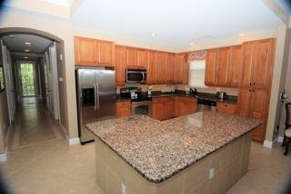 Apartamentos Universals White Cap Beachfront Apartments
