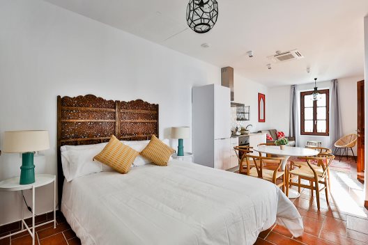 Apartamentos Urban Vida Alcazar