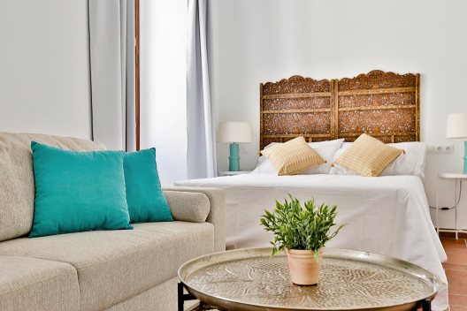 Apartamentos Urban Vida Alcazar