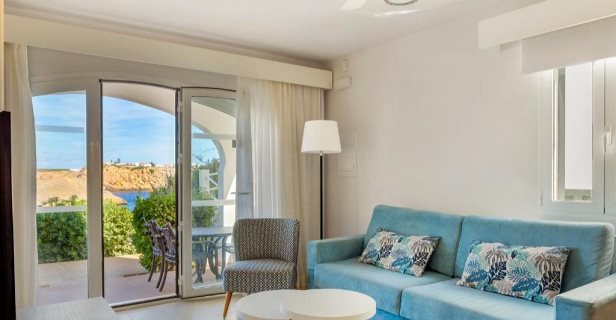 Apartamentos White Sands Beach Club