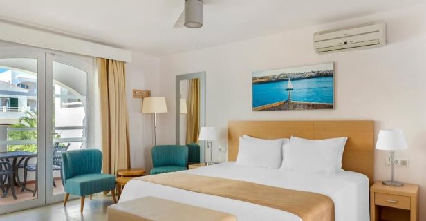 Apartamentos White Sands Beach Club