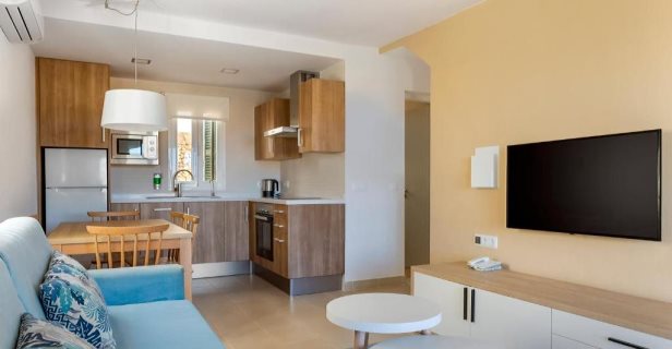 Apartamentos White Sands Beach Club