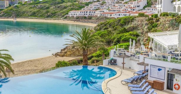 Apartamentos White Sands Beach Club