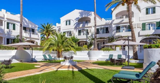 Apartamentos White Sands Beach Club