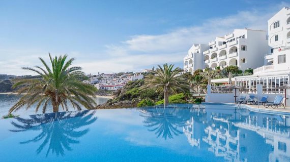 Apartamentos White Sands Beach Club