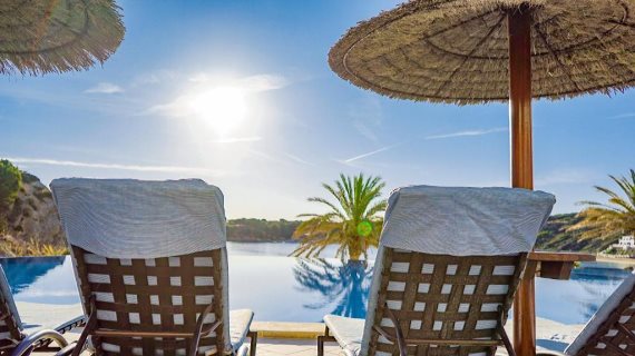 Apartamentos White Sands Beach Club