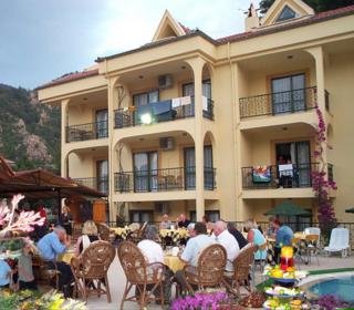 Aparthotel Adler
