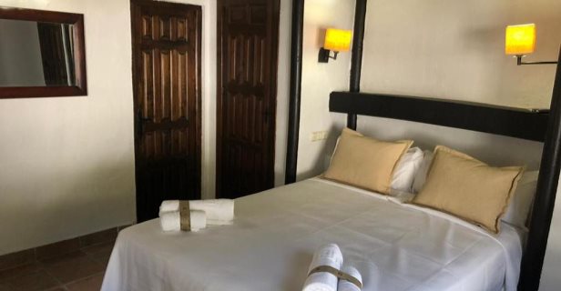 Aparthotel Alcazaba De Busquistar