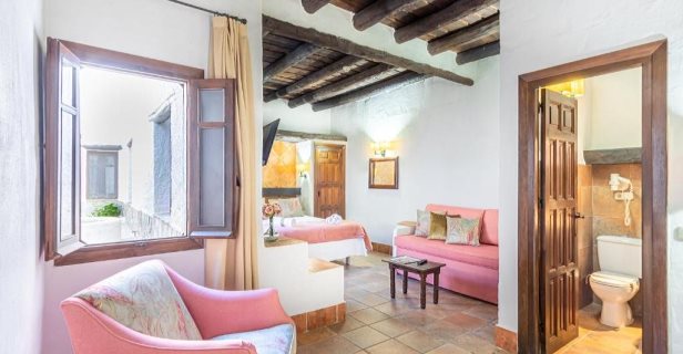 Aparthotel Alcazaba De Busquistar