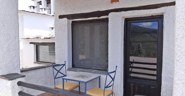 Aparthotel Alcazaba De Busquistar