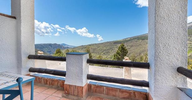 Aparthotel Alcazaba De Busquistar
