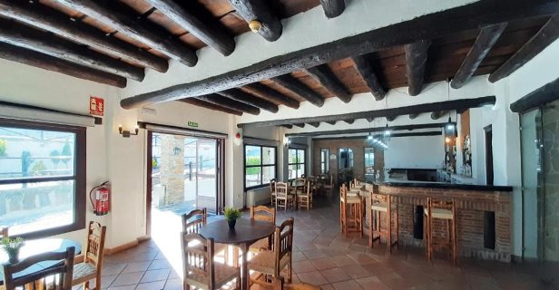 Aparthotel Alcazaba De Busquistar
