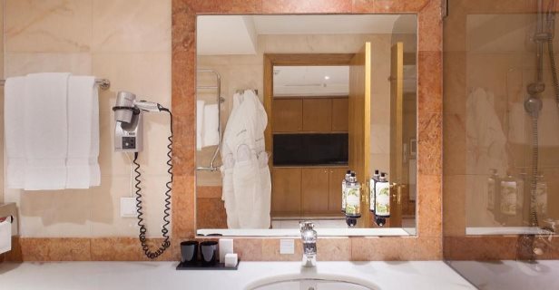 Aparthotel Altis Suites