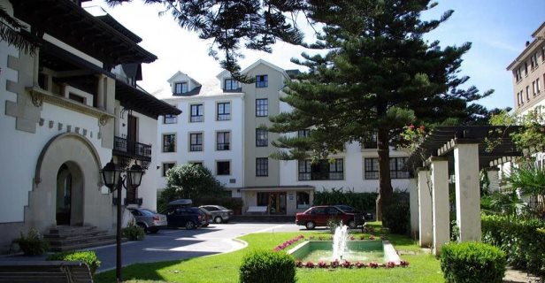 Aparthotel Arias