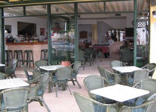 Aparthotel Aspri Petra