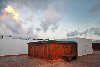 Aparthotel Bambu Suites
