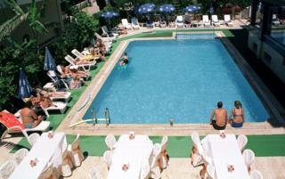 Aparthotel Baris