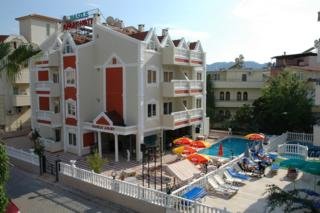 Aparthotel Basil's