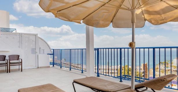 Aparthotel Cala Blanca By Diamond Resorts
