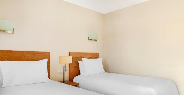 Aparthotel Cala Blanca By Diamond Resorts