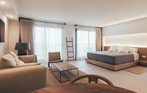 Aparthotel Cala Lanuza Suites