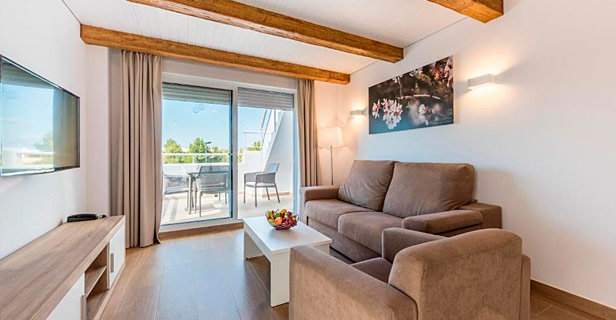 Aparthotel Camelina Suites