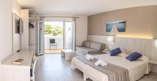 Aparthotel Club Es Talaial