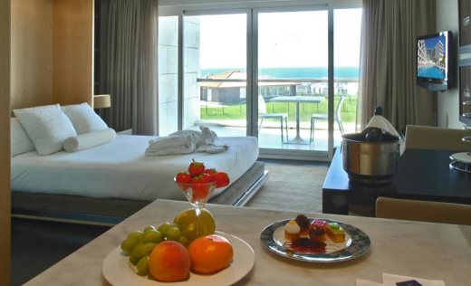 Aparthotel Crowne Plaza Caparica Lisbon
