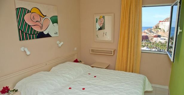 Aparthotel Curasol