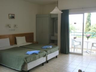 Aparthotel Debbie Xenia