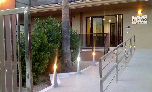Aparthotel El Faro