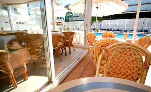 Aparthotel El Lago