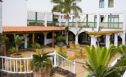 Aparthotel Esquinzo Y Monte Del Mar