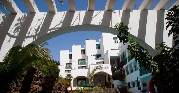 Aparthotel Esquinzo Y Monte Del Mar