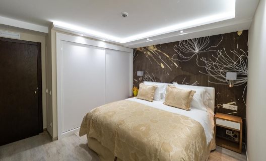 Aparthotel Esquirol