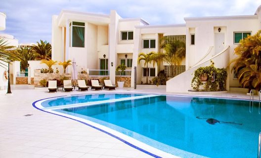 Aparthotel Flamingo Suites