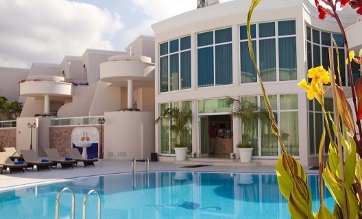 Aparthotel Flamingo Suites