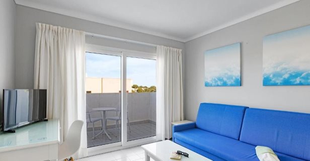 Aparthotel Flipflop Cala Mandia