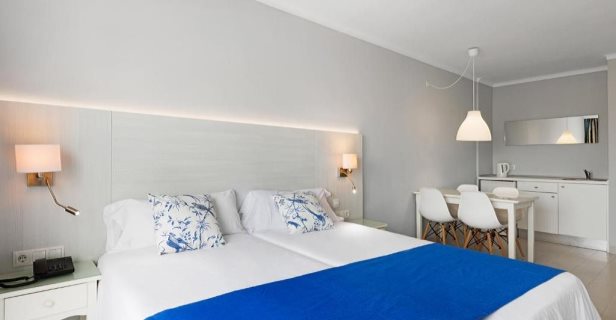 Aparthotel Flipflop Cala Mandia