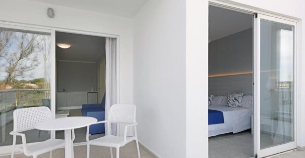 Aparthotel Flipflop Cala Mandia